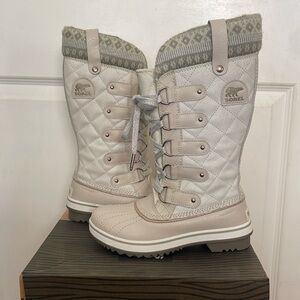 Sorel Tofino boots